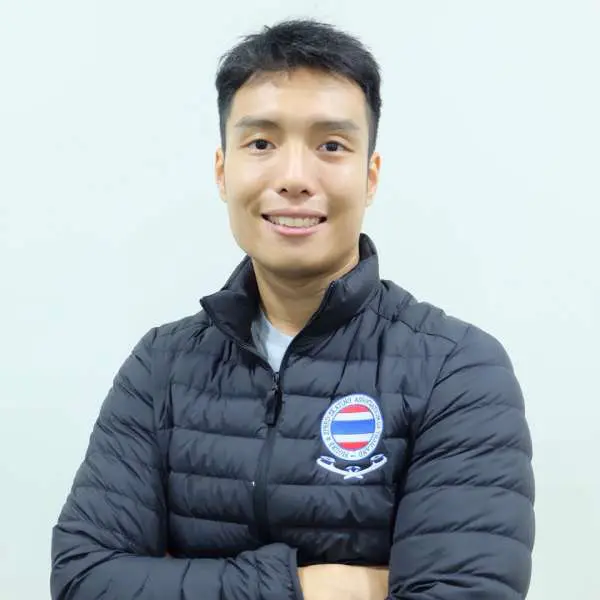 A photo of Coach Tee Teerasart Kasemsoon